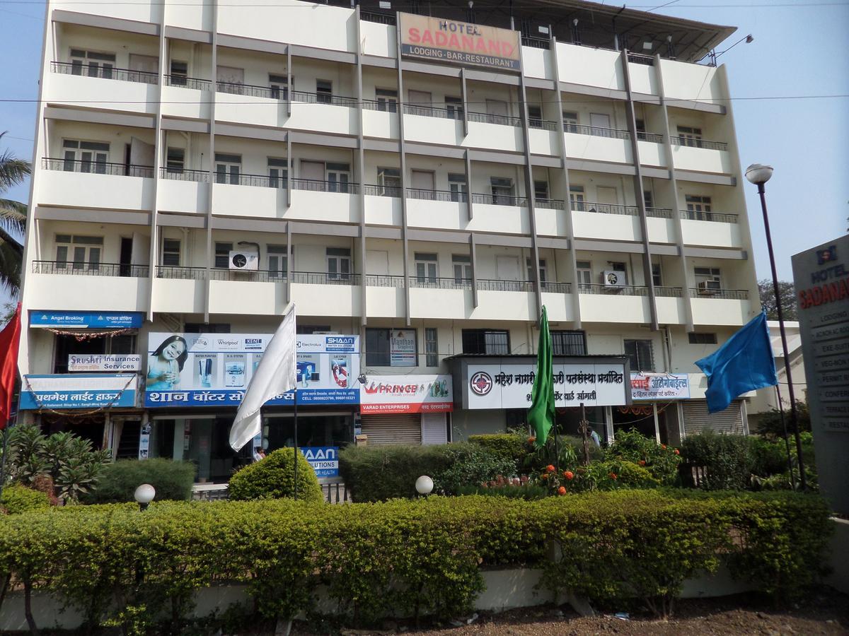 Hotel Sadanand Sāngli Exteriör bild