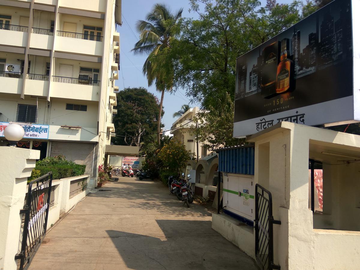 Hotel Sadanand Sāngli Exteriör bild